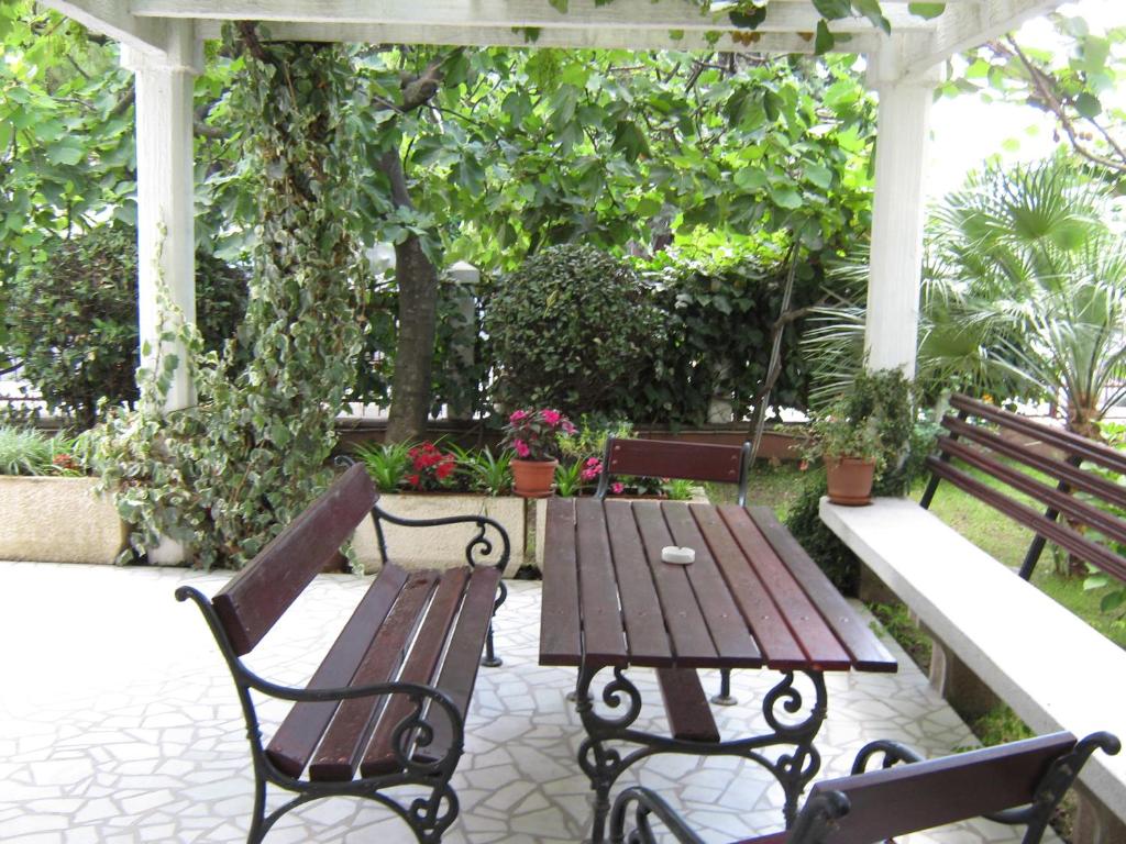 Фотография из галереи Franeta Apartments в Будве