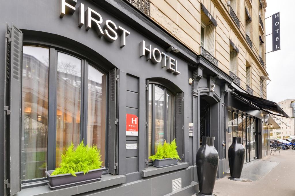 First Hotel Paris Tour Eiffel - Resim 42