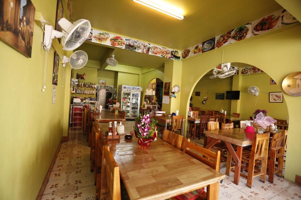 Restaurace v ubytování Baan Kamala Fantasea Hotel