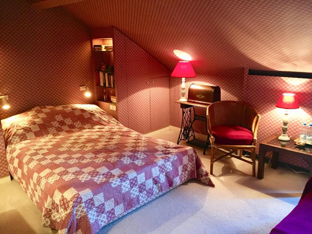 Manoir des Cavaliers - BnB - Double Attic Room Con Vista Al Patio (tercer Piso)