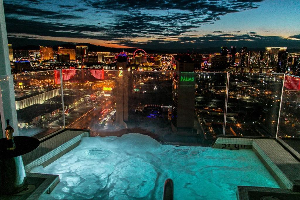 Dream Penthouse at Palms Place - Penthouse