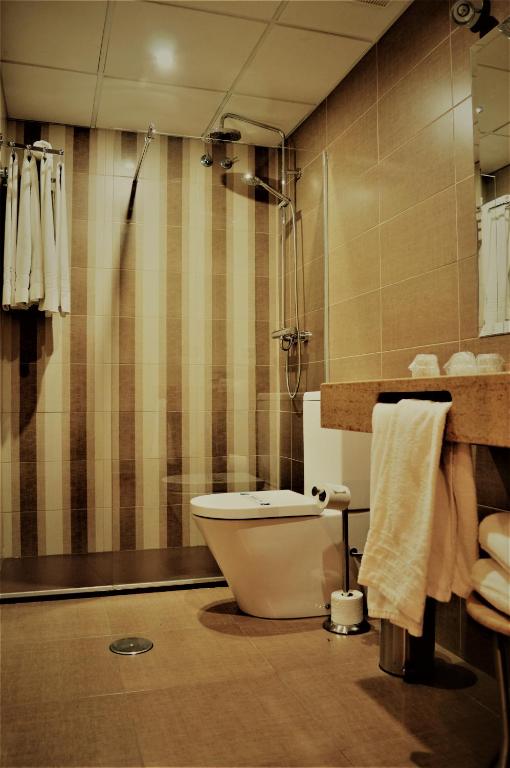 Hotel Ciudad de Plasencia - Habitación Familiar (2 Adultos + 2 Niños)