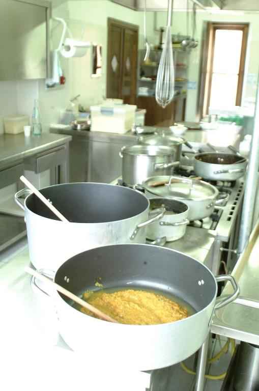 A kitchen or kitchenette at Villa Pascolo