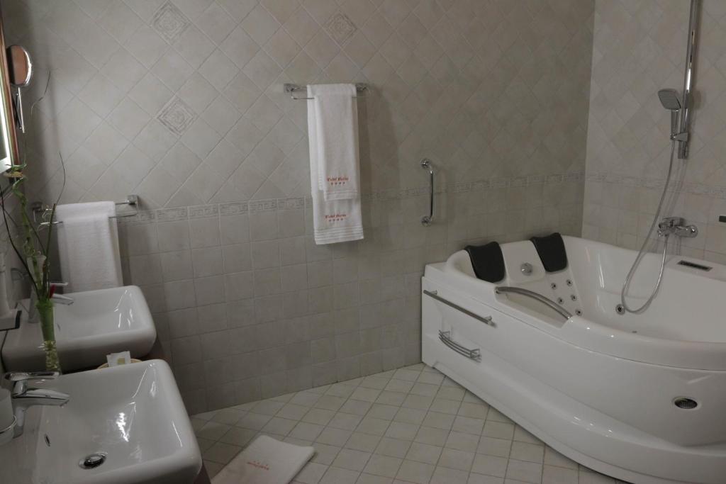 Koupelna v ubytování Hotel Slavia