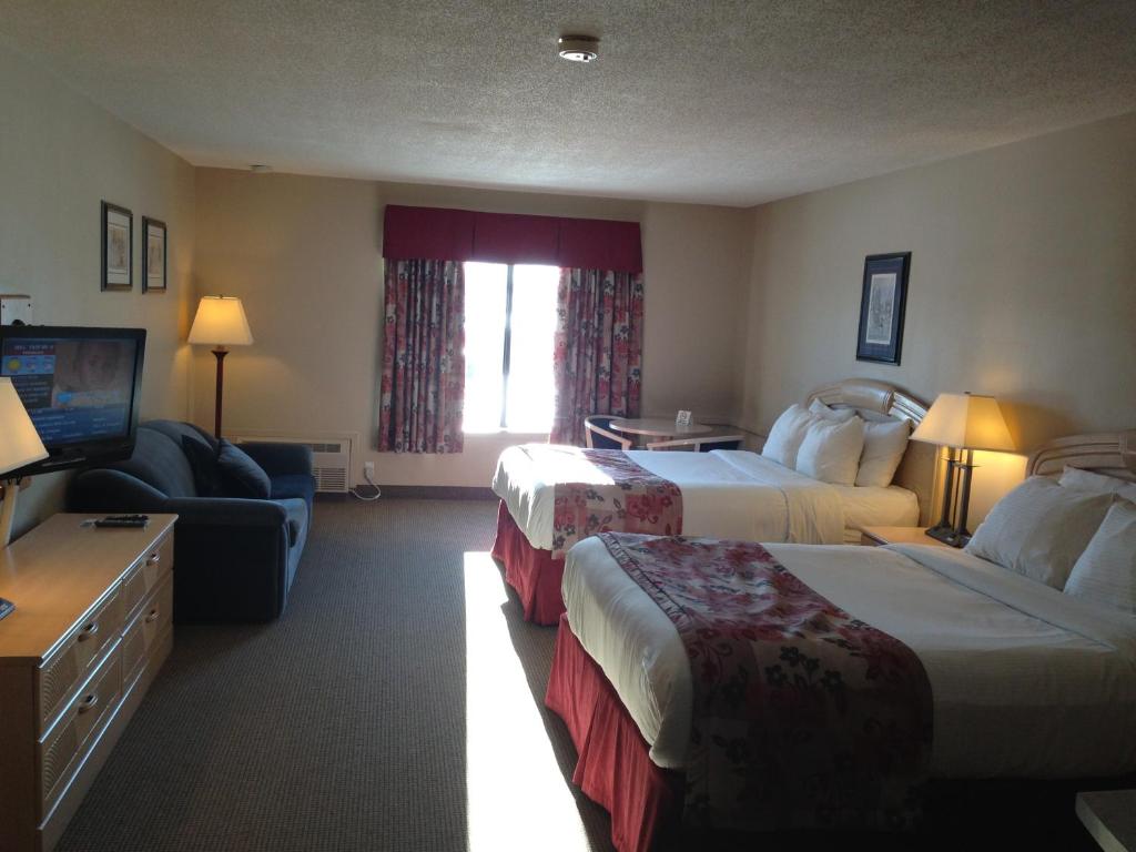 Petawawa River Inn & Suites - 皇后区有两张大号床