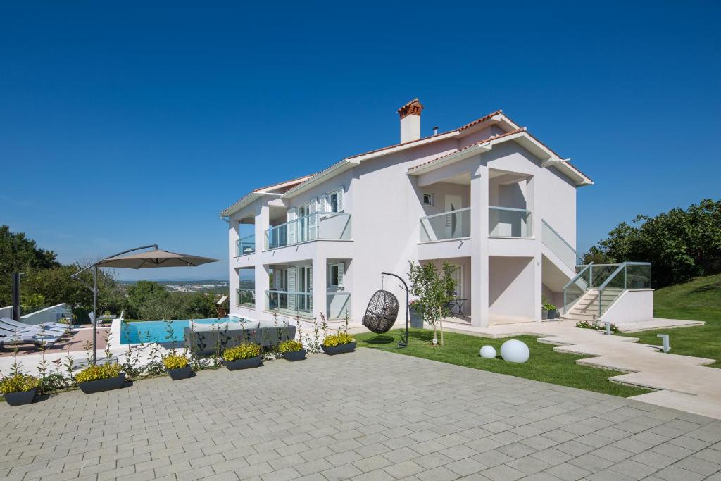 Villa L - Villa with 2 separate units, Labin – Güncel 2024 Fiyatları