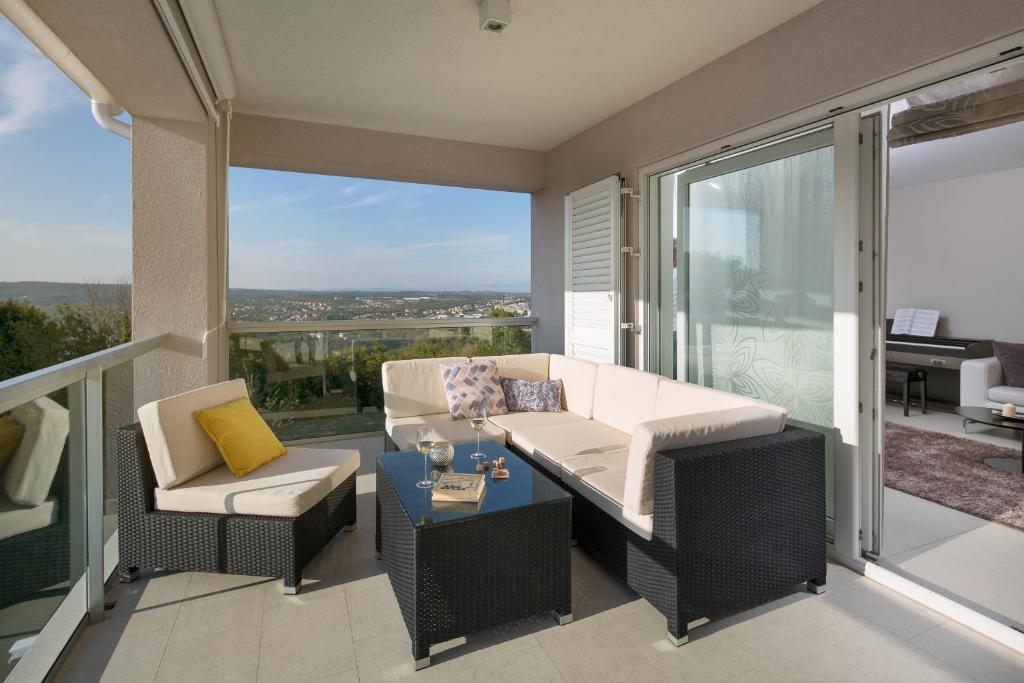Balkon lub taras w obiekcie Villa L - Villa with 2 separate units