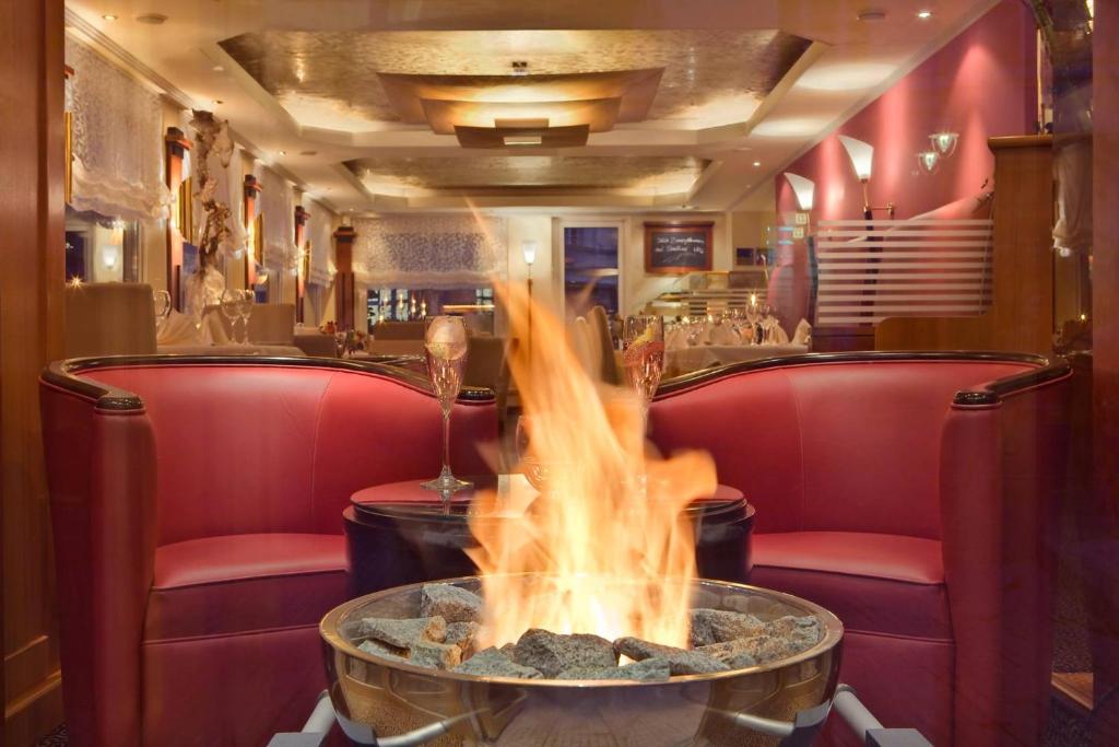 Bernstein Hotel Villa Kastania - Resim 22