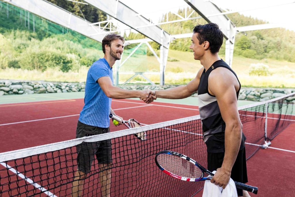 Tenis a/nebo squash v ubytování Rezort Gothal Chalupy nebo okolí
