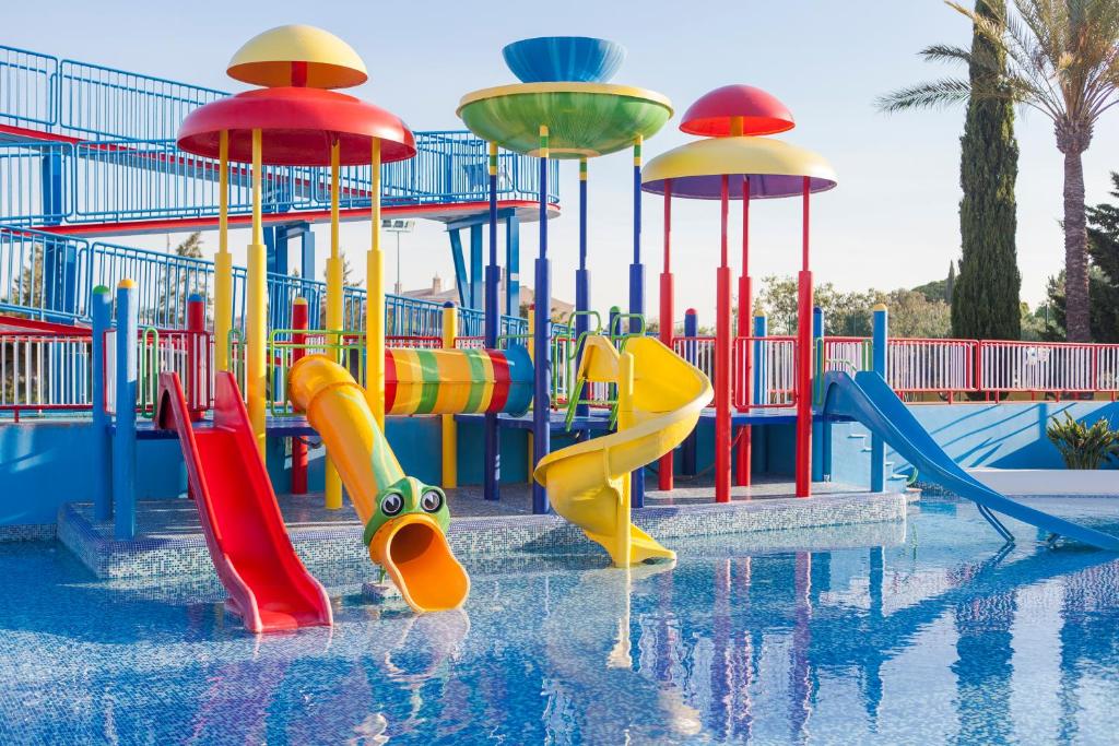 Piscina en o cerca de Alfagar Alto da Colina