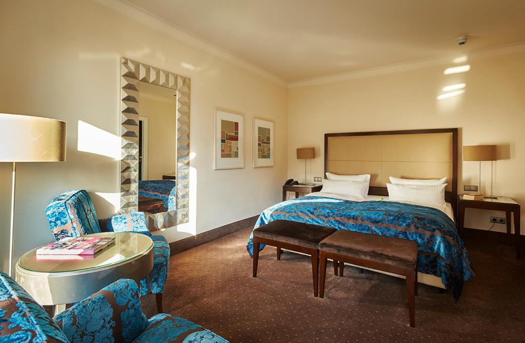 Bernstein Hotel Villa Kastania - Resim 14