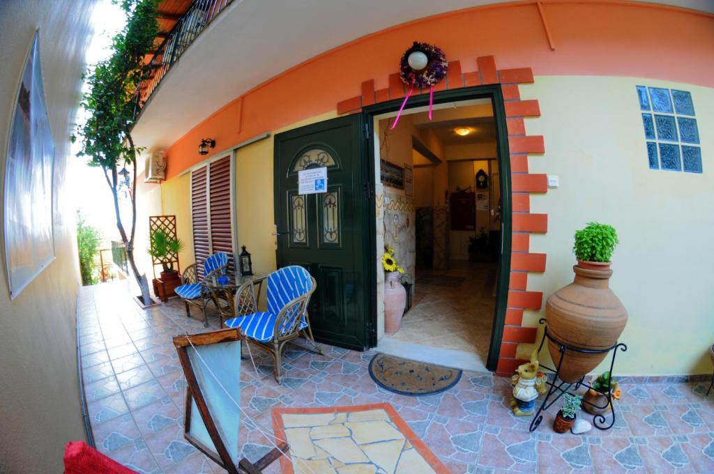Fotografie z fotogalerie ubytování Nefeli Rooms v destinaci Pefki