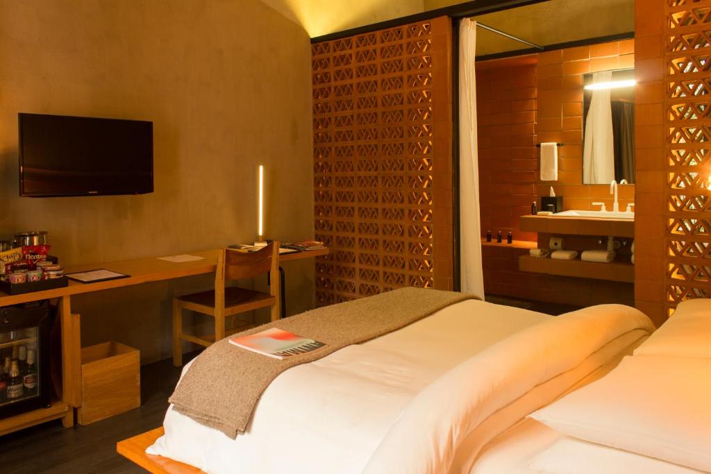 Downtown Mexico, a Member of Design Hotels - Queen Room