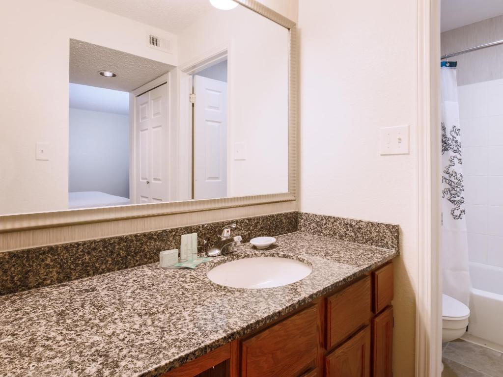 Hawthorn Suites by Wyndham Tinton Falls - Queen Studio Suite - Niet -roken