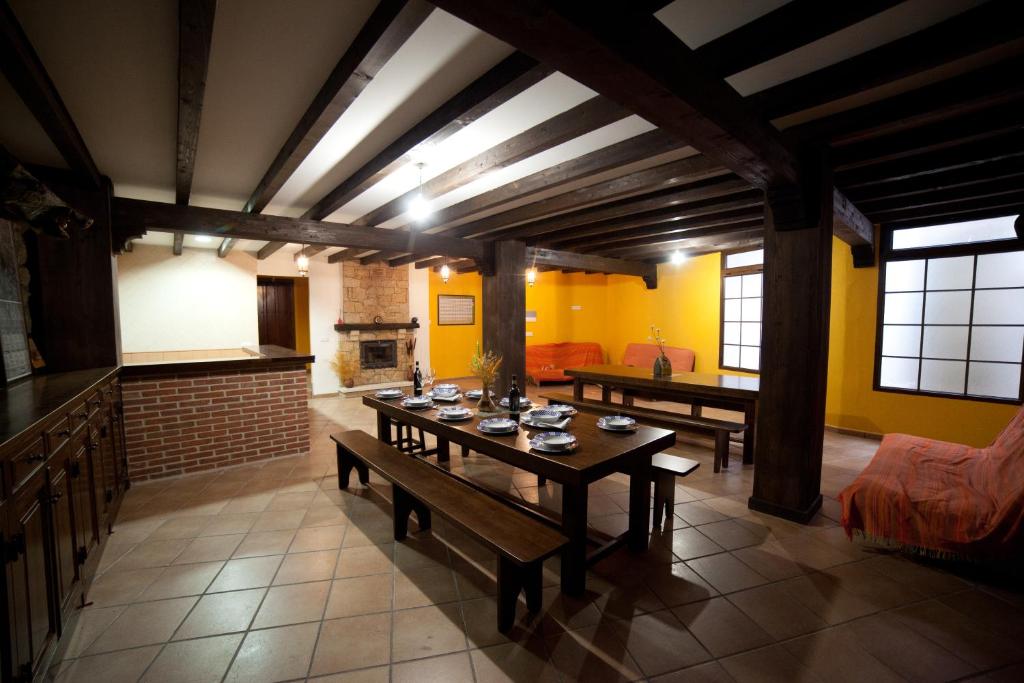 Kuchyňa alebo kuchynka v ubytovaní Apartamentos Rurales Sierra de Béjar