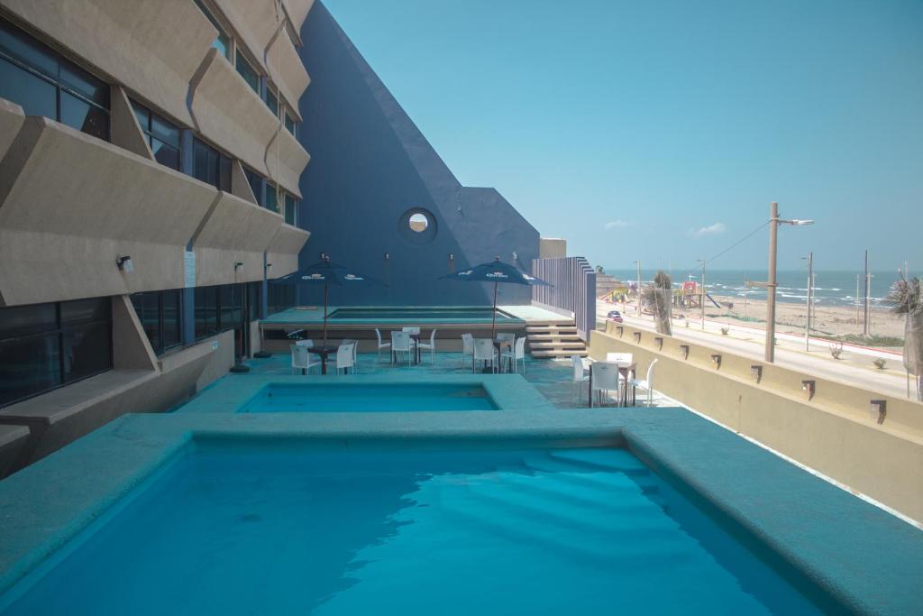 Bazén v ubytování Hotel Terrasol nebo v jeho okolí