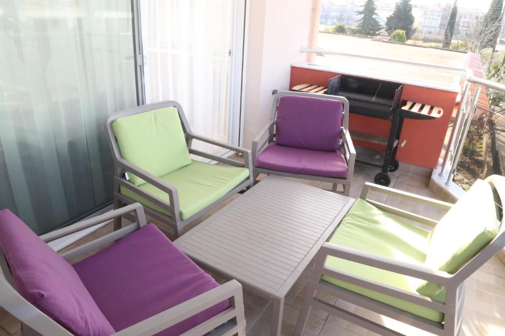 Sinanis Family Apartments - 6