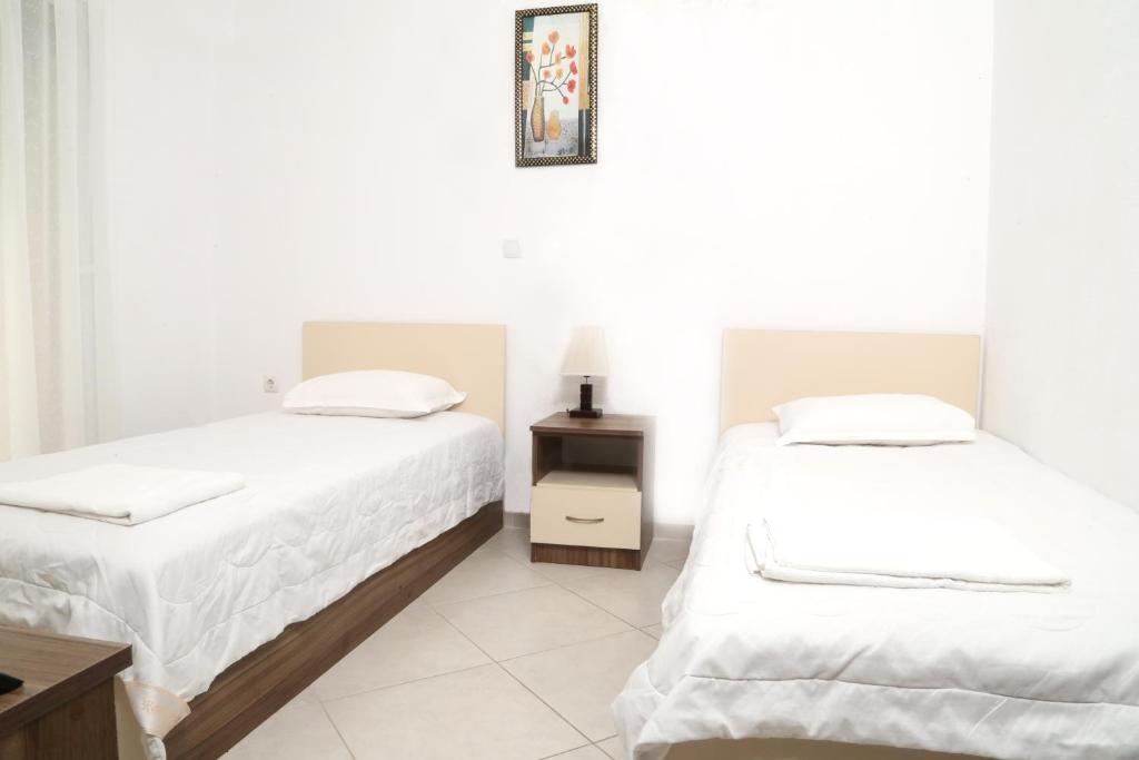 Sinanis Family Apartments - 19