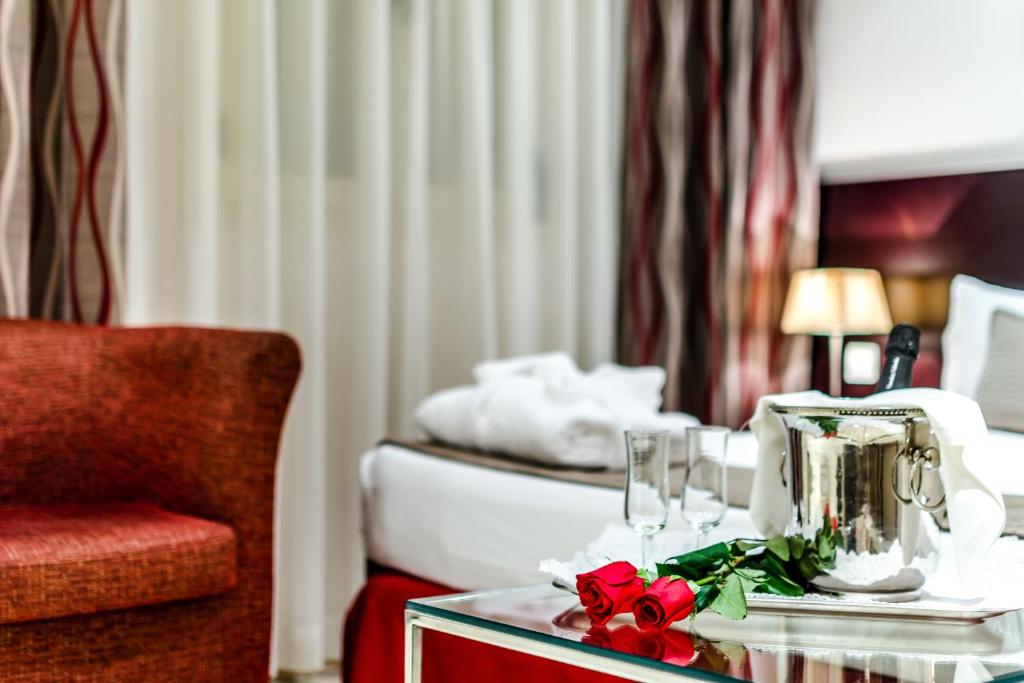 Exe Suites 33 - Resim 18