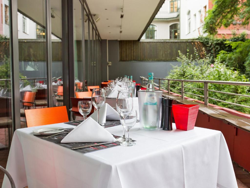 Restaurace v ubytování DORMERO Hotel Hannover