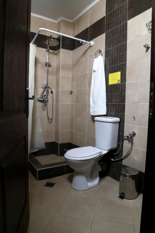 Sinanis Family Apartments - 11