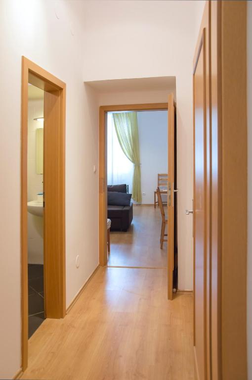 Posedenie v ubytovaní Modern Apartments Opatovická