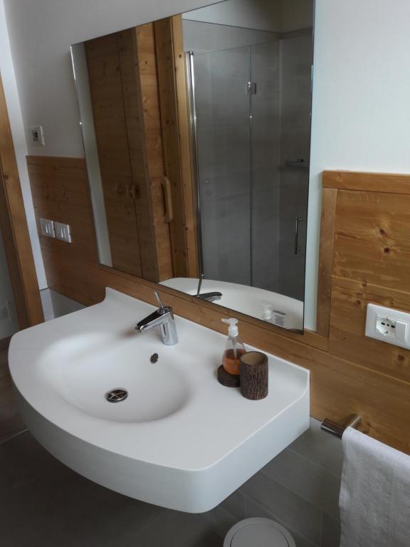 Koupelna v ubytování Albergo Riglarhaus
