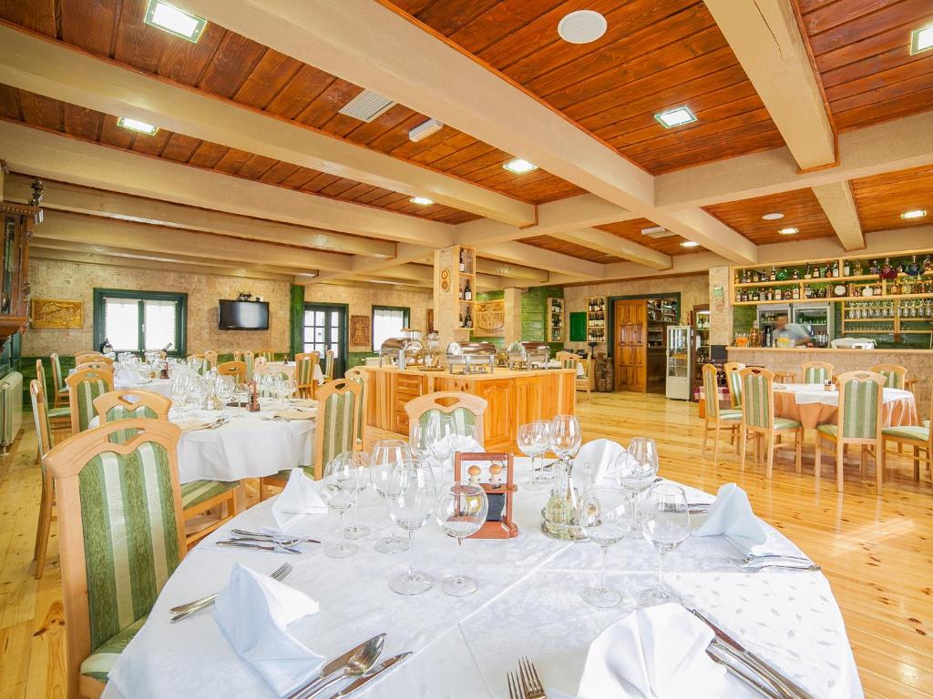 Restaurace v ubytování Hotel & Resort Gacka