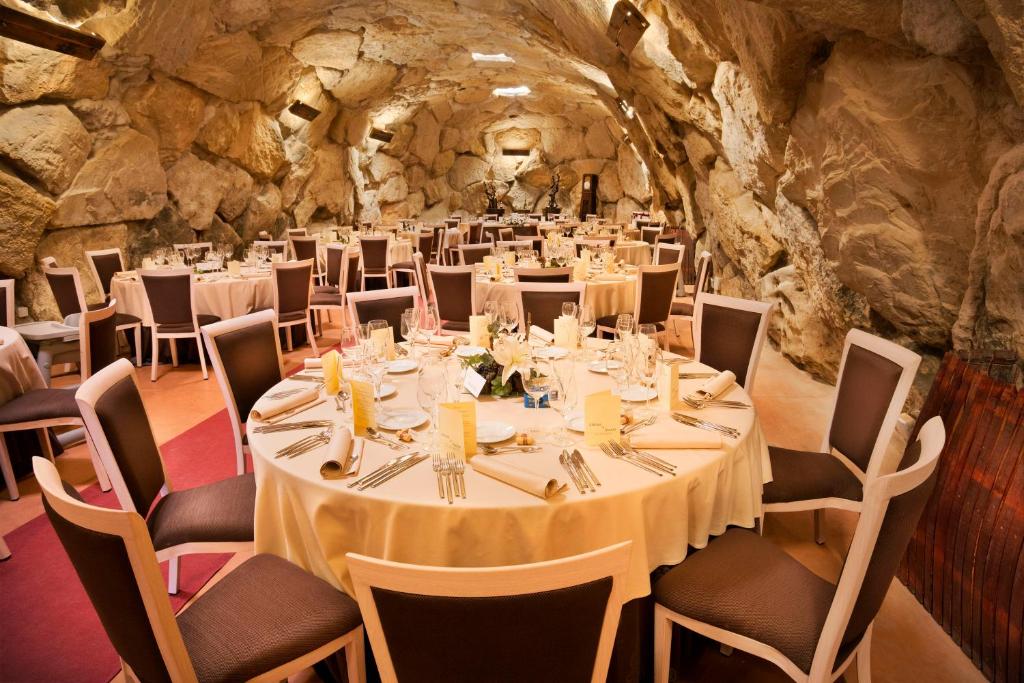 Restaurace v ubytování Hotel Eguren Ugarte