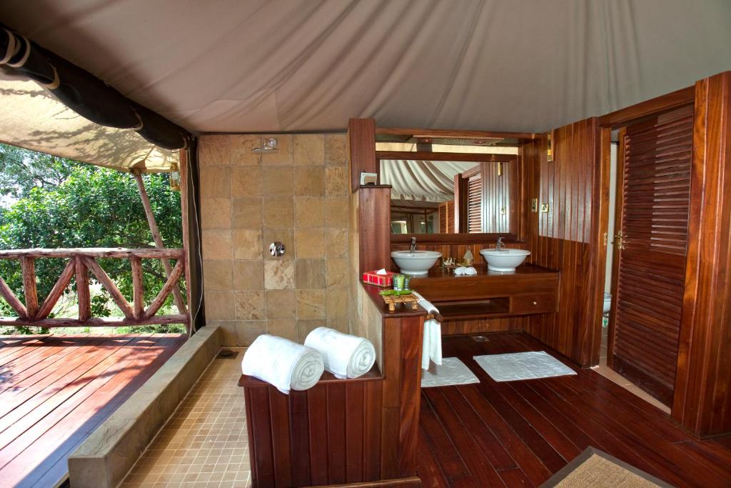 Koupelna v ubytování Neptune Mara Rianta Luxury Camp - All Inclusive.