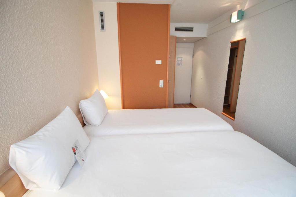 ibis Hotel Düsseldorf Hauptbahnhof - Resim 35