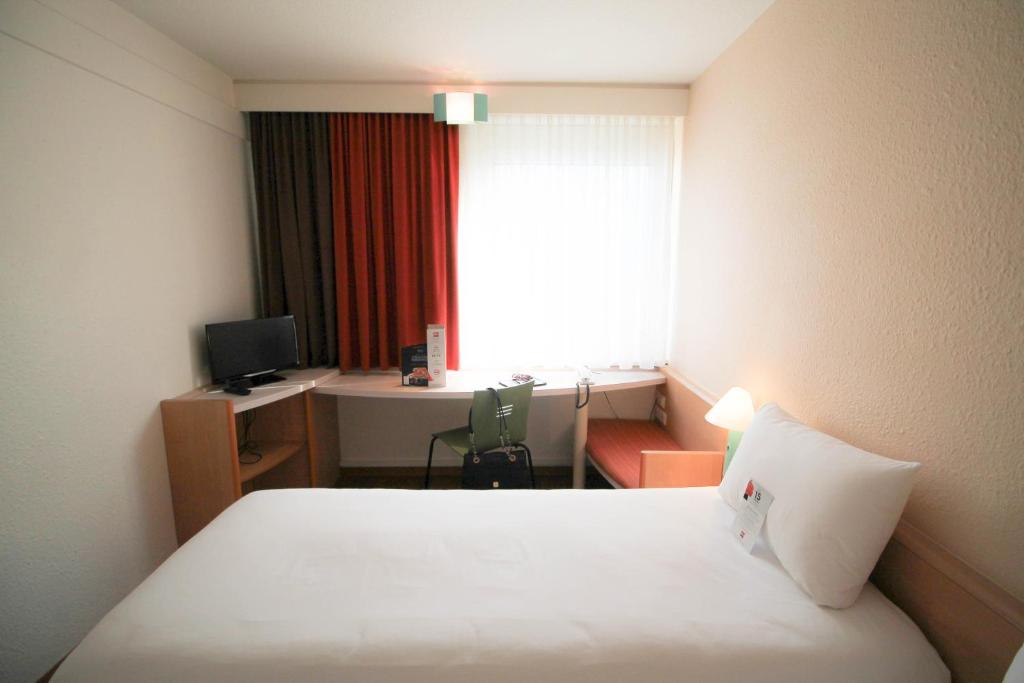 ibis Hotel Düsseldorf Hauptbahnhof - Resim 36