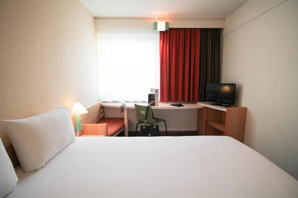 ibis Hotel Düsseldorf Hauptbahnhof - Resim 40