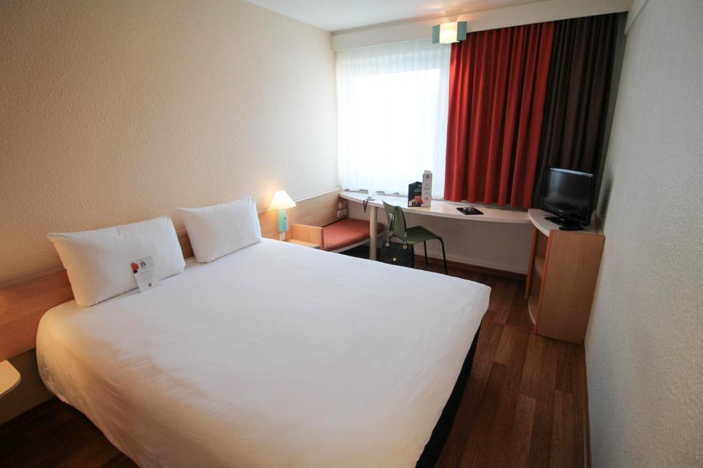 ibis Hotel Düsseldorf Hauptbahnhof - Resim 41