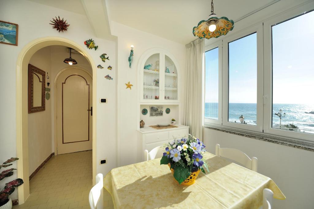A general sea view or a sea view taken from the holiday home