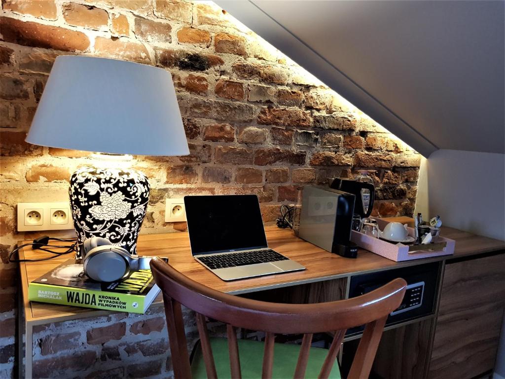 SLEEPWELL NOWY SWIAT - wejscie przez dziedziniec - brama Ordynacka 14 - Resim 17