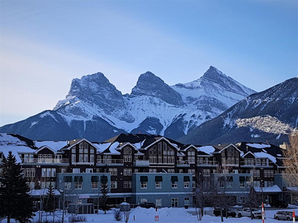 Gallery image of Sunset Mountain Inn in Canmore