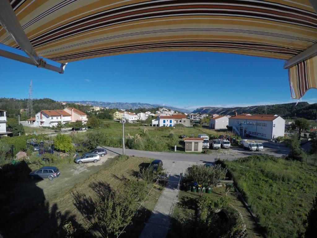 Nespecifikovaný výhled na hory nebo výhled na hory při pohledu z apartmánu