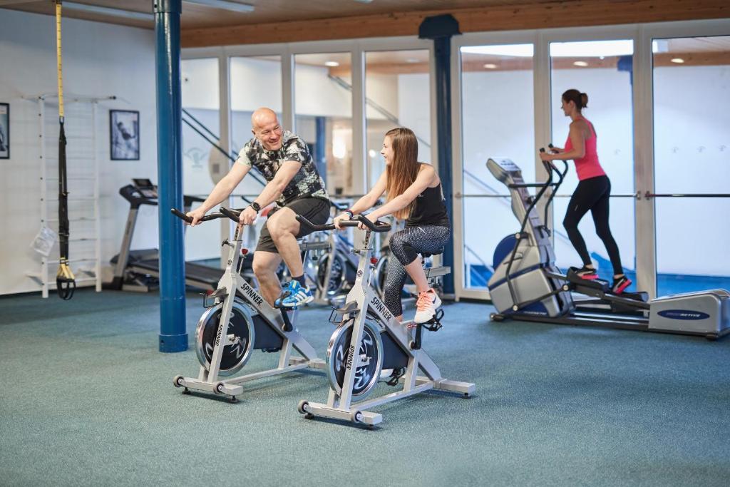 Fitness centrum a/nebo fitness zařízení v ubytování Hotel Horizont