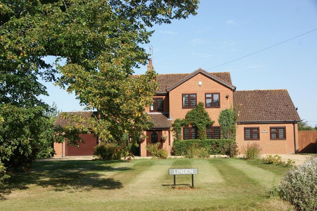 Linden Bed & Breakfast in Hillington, Norfolk, England