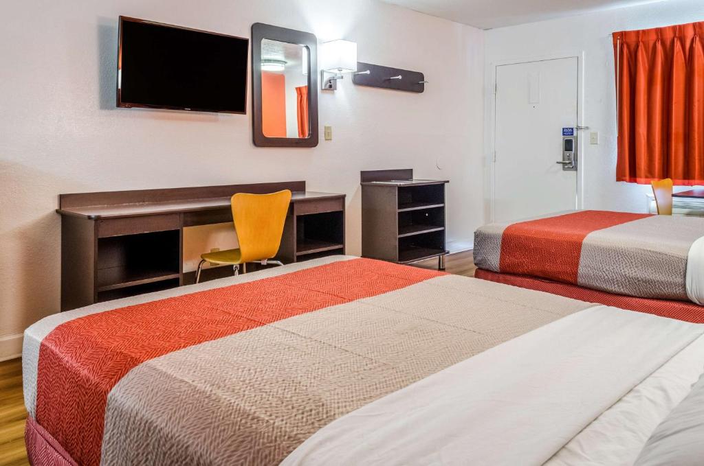 Motel 6-Saraland, AL - 四连房 - 残疾人进入 - 淋浴