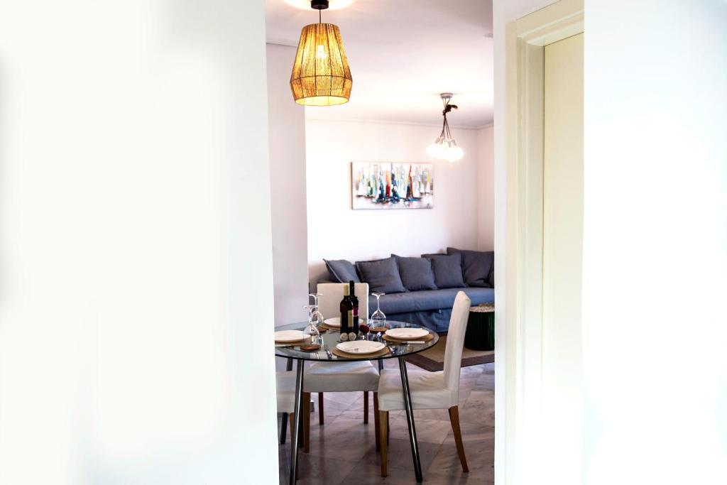 Boutique52 Luxury Apartments - 15