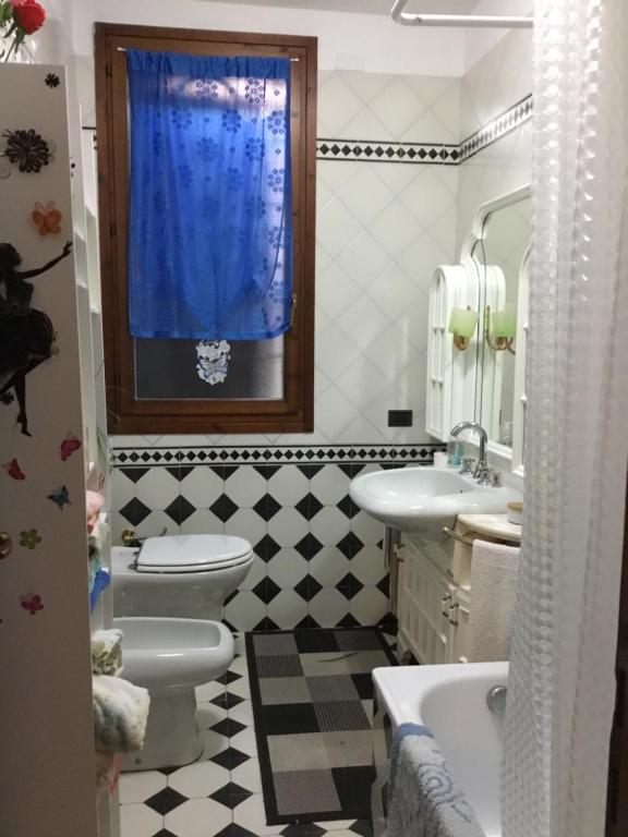 A bathroom at La Stellina