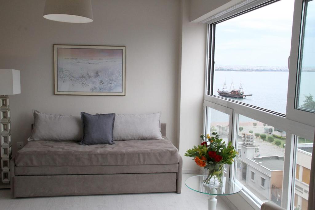 Waterfront Luxury Sea View Apartment - 19