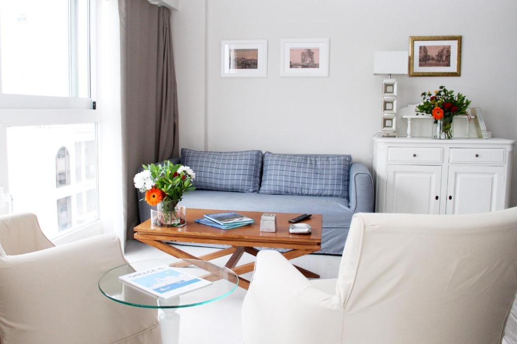 Waterfront Luxury Sea View Apartment - 16