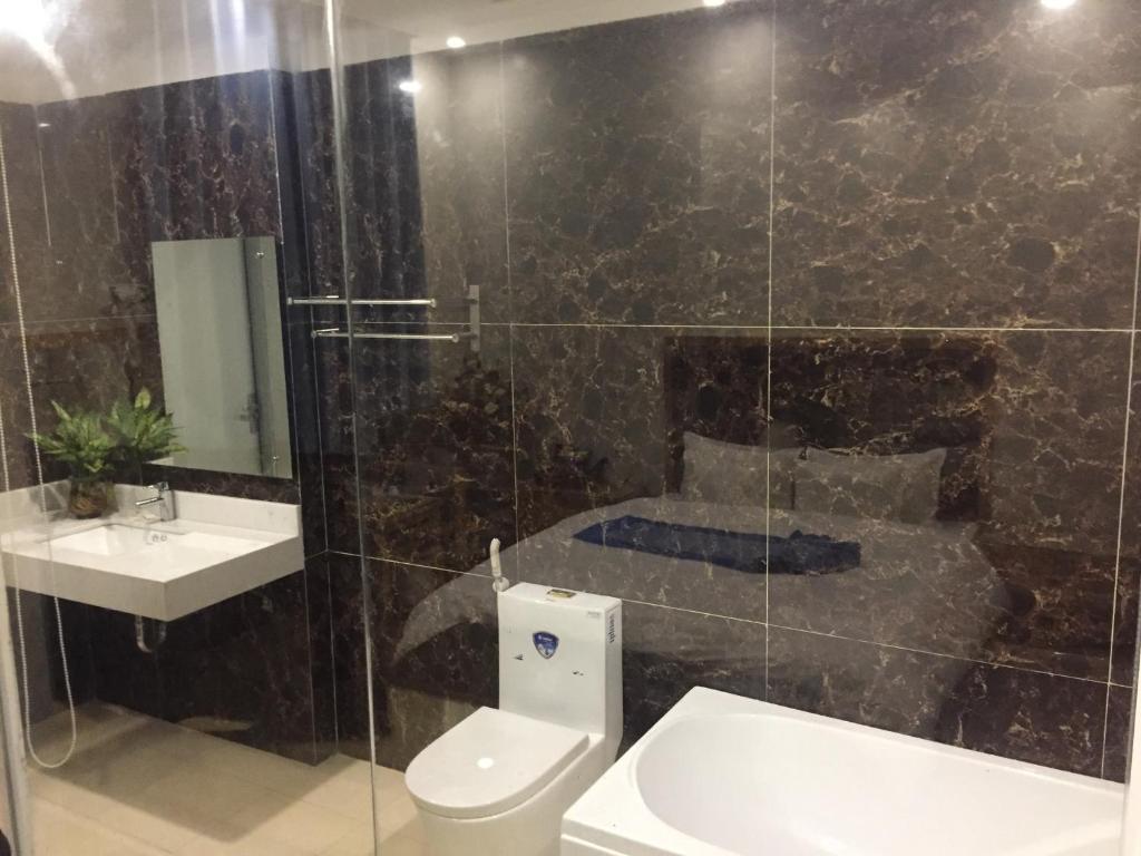 Koupelna v ubytování Hotel Royal