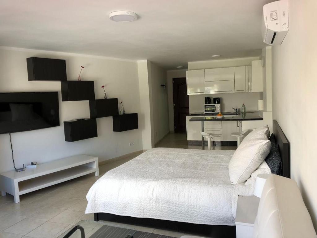 Studio Los Cristianos Beach, Los Cristianos – Updated 2023 Prices