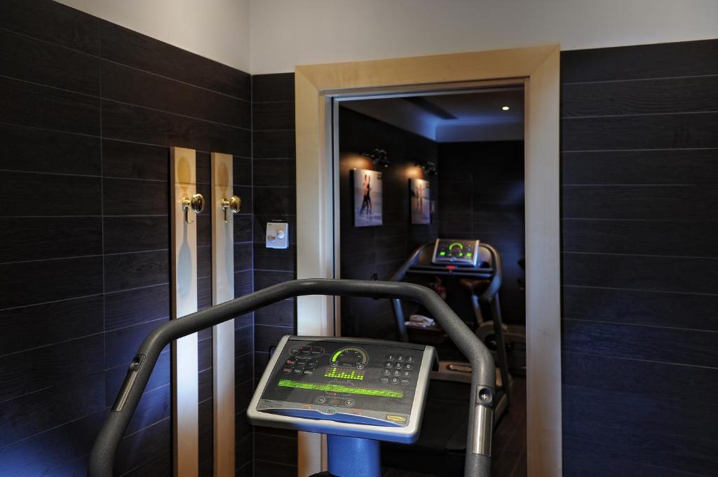 Fitness centrum a/nebo fitness zařízení v ubytování Hotel Manzoni