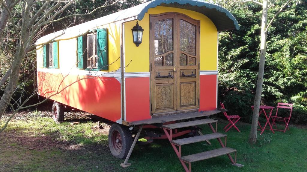 Les Roulottes de la Baronnie - Caravan Romana (1 Oro 2 Persone)
