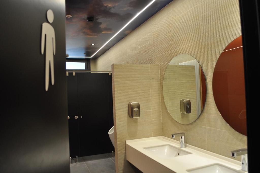 Un baño de Hotel Sanchez